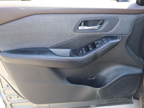 Used 2023 Nissan Rogue SV FWD image 19