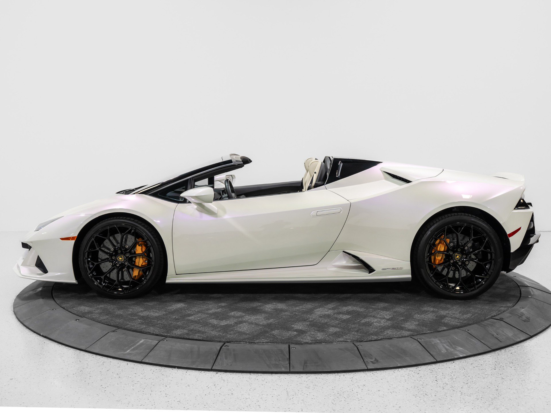 Used 2024 Lamborghini Huracan EVO AWD/4WD image 4