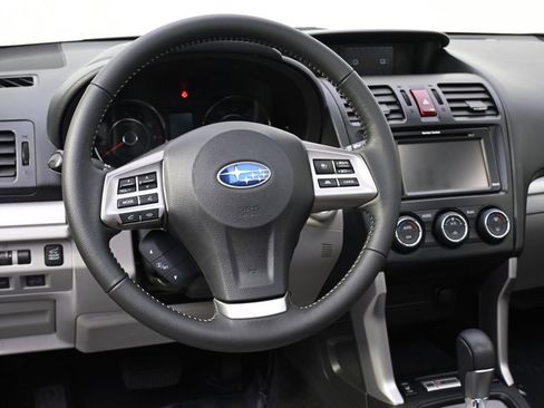 Used 2014 Subaru Forester 2.5i Touring AWD/4WD image 10