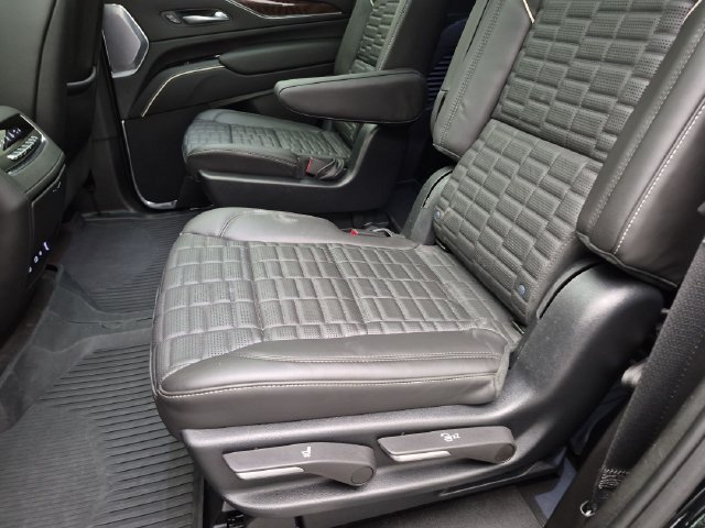 Certified 2023 Cadillac Escalade Sport Platinum w/ LPO, ONYX Package AWD/4WD image 22