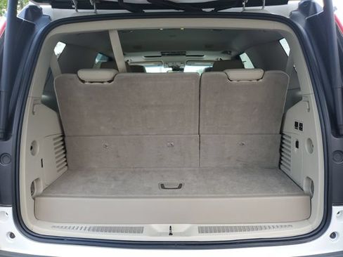 Used 2020 Cadillac Escalade Premium Luxury AWD/4WD image 9