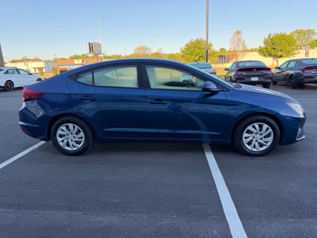 Used 2020 Hyundai Elantra SE FWD image 5