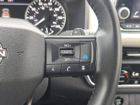 Certified 2025 Nissan Rogue SV FWD image 20