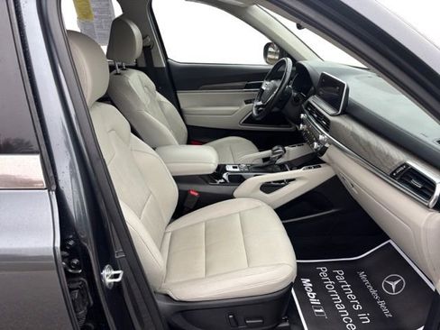 Certified 2022 Kia Telluride EX w/ Towing Package image 11