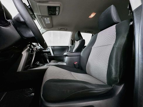 Used 2022 Toyota 4Runner SR5 AWD/4WD image 19
