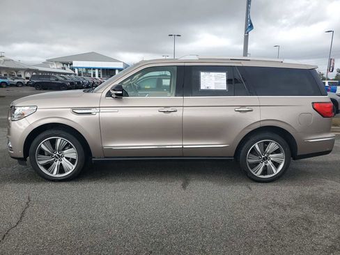 Used 2018 Lincoln Navigator Reserve w/ Technology Package image 2