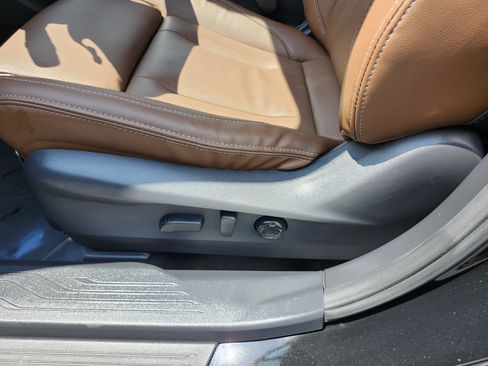 Used 2025 Subaru Outback Touring AWD/4WD image 29
