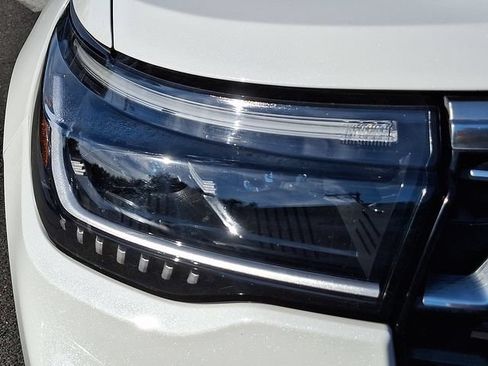 Used 2025 Ford Explorer Platinum w/ Ultimate Package AWD/4WD image 11