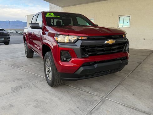 Used 2024 Chevrolet Colorado LT w/ LT Convenience Package image 1
