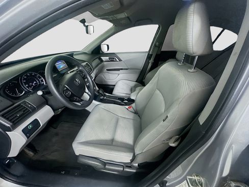 Used 2015 Honda Accord LX image 13