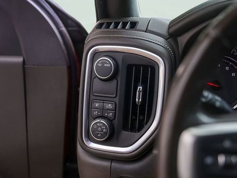 Used 2020 Chevrolet Silverado 1500 LTZ w/ LTZ Premium Package image 17