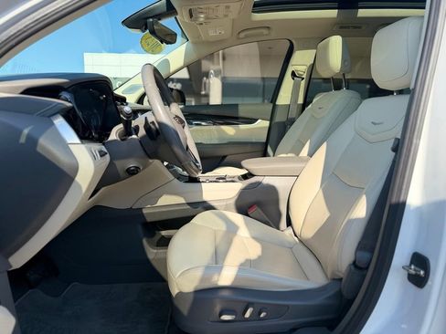 Used 2023 Cadillac XT6 Premium Luxury w/ Technology Package FWD image 10
