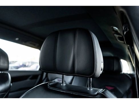 Used 2023 Bentley Bentayga Extended Wheelbase image 26