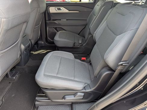 New 2026 Ford Explorer Active RWD image 8