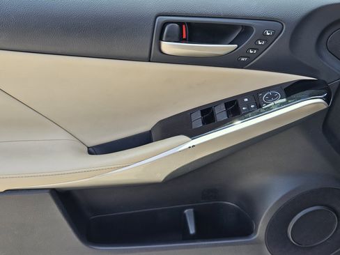 Used 2018 Lexus IS 300 w/ Comfort Package RWD image 23