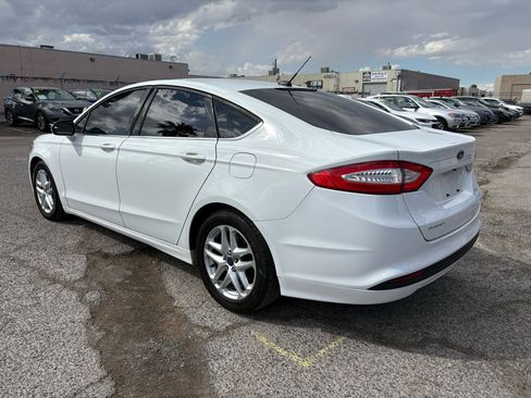 Used 2016 Ford Fusion SE image 4