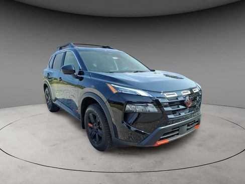 Certified 2026 Nissan Rogue SV AWD/4WD image 5