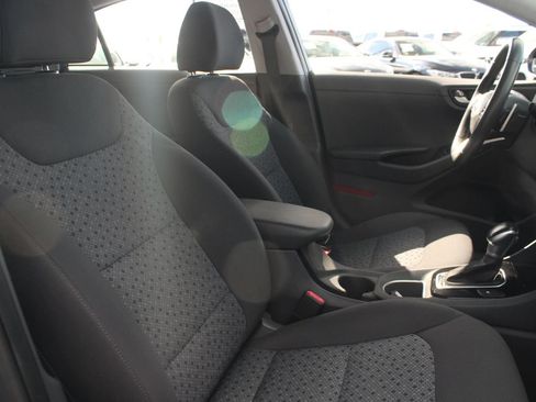 Used 2018 Hyundai Ioniq Plug-In Hybrid FWD image 21