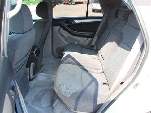 Used 2004 Toyota 4Runner SR5 AWD/4WD image 19