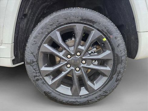 New 2026 Jeep Grand Cherokee Limited Reserve image 10