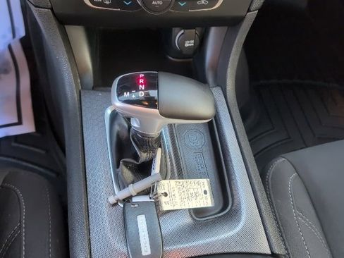 Used 2017 Dodge Charger SXT w/ Driver Confidence Group image 28