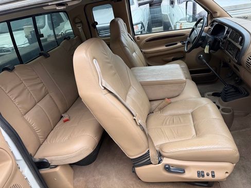 Used 2002 Dodge Ram 3500 Truck 2WD Quad Cab image 3