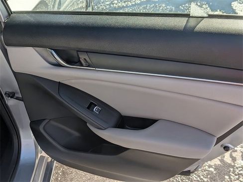 Used 2019 Honda Accord EX image 29