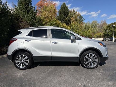 Certified 2022 Buick Encore Preferred w/ Safety Package image 9