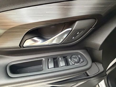 Used 2022 GMC Terrain SLE w/ Driver Convenience Package image 27