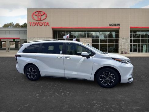 Certified 2026 Toyota Sienna Platinum AWD/4WD image 2