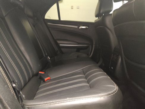 Used 2018 Chrysler 300 S RWD image 19