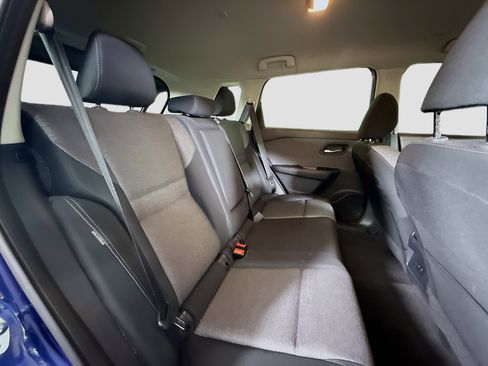 Used 2023 Nissan Rogue SV image 27