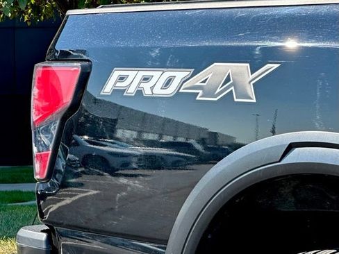 Used 2021 Nissan Titan PRO-4X w/ Pro-4x Convenience Package AWD/4WD image 17