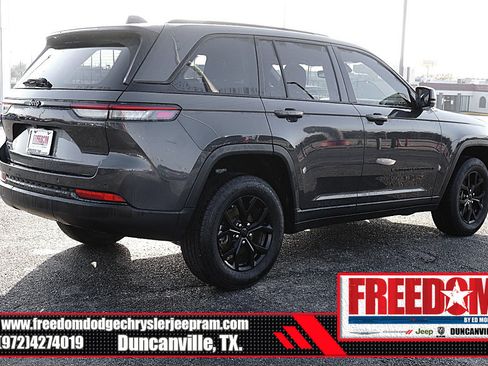 Used 2024 Jeep Grand Cherokee Altitude image 5
