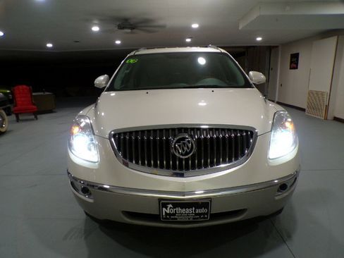 Used 2012 Buick Enclave Premium image 4