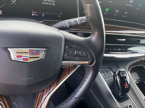 Used 2023 Cadillac Escalade Luxury AWD/4WD image 19