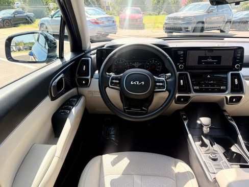 Used 2023 Kia Sorento S w/ Panoramic Sunroof Package image 23