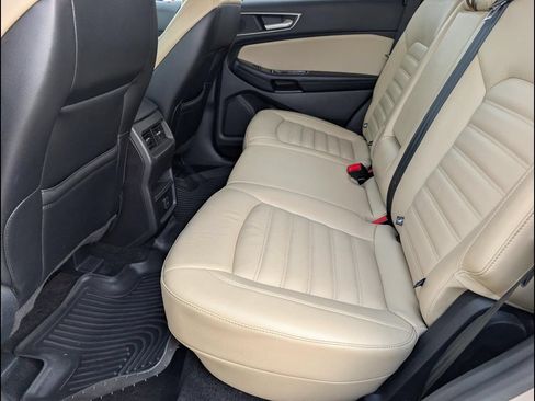 Used 2017 Ford Edge SEL w/ Equipment Group 201A AWD/4WD image 13