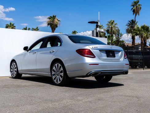 Used 2019 Mercedes-Benz E 300 image 2