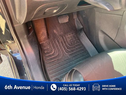 Used 2019 Chevrolet Trax LT w/ LT Convenience Package AWD/4WD image 25