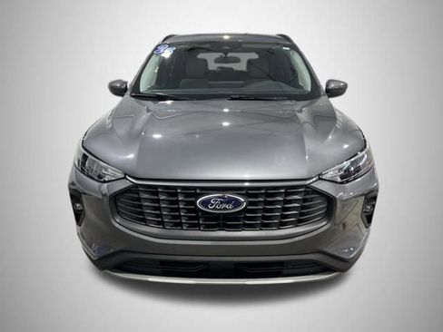 Used 2025 Ford Escape SE w/ Class II Trailer Tow Package image 8