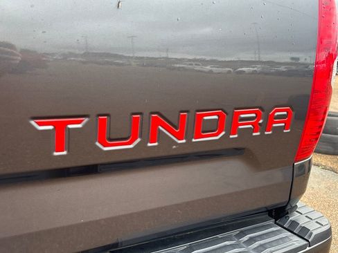 Used 2018 Toyota Tundra Limited image 31