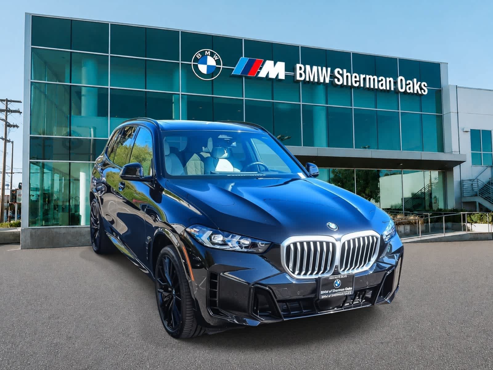 Used 2026 BMW X5 sDrive40i w/ M Sport Package RWD image 3