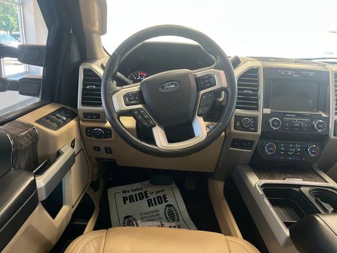 Used 2019 Ford F250 Lariat w/ Lariat Ultimate Package AWD/4WD image 14