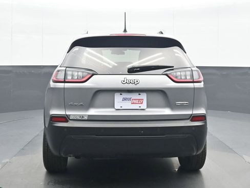 Used 2019 Jeep Cherokee Latitude Plus w/ Cold Weather Group image 5