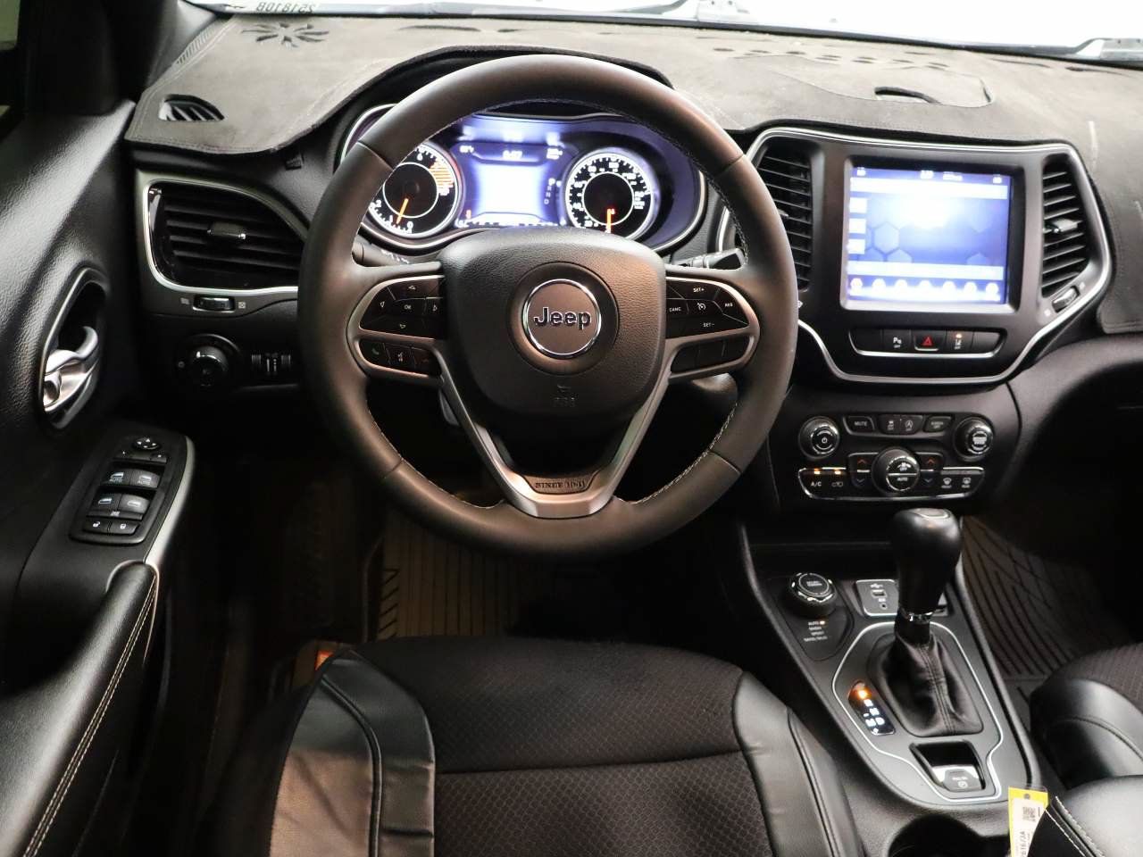 Used 2021 Jeep Cherokee Latitude Lux 80th Anniv w/ Quick Order Package 26U 80TH AWD/4WD image 4
