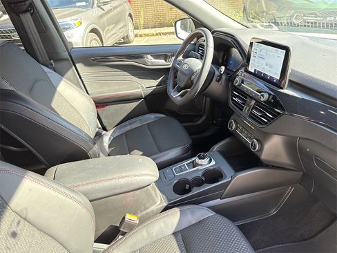 Used 2025 Ford Escape ST-Line image 26