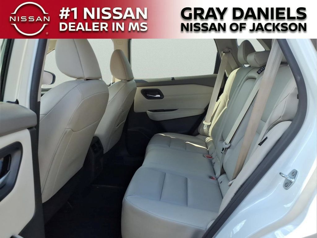 Used 2023 Nissan Rogue SV w/ SV Premium B Package FWD image 25