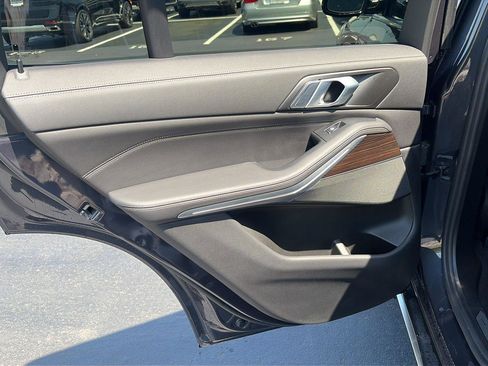 Used 2021 BMW X5 xDrive40i w/ Premium Package 2 AWD/4WD image 12