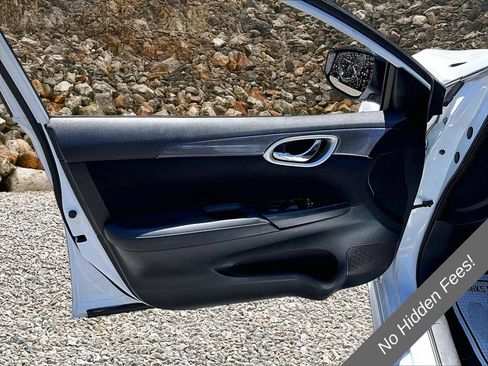 Used 2017 Nissan Sentra SR w/ SR Midnight Edition FWD image 14